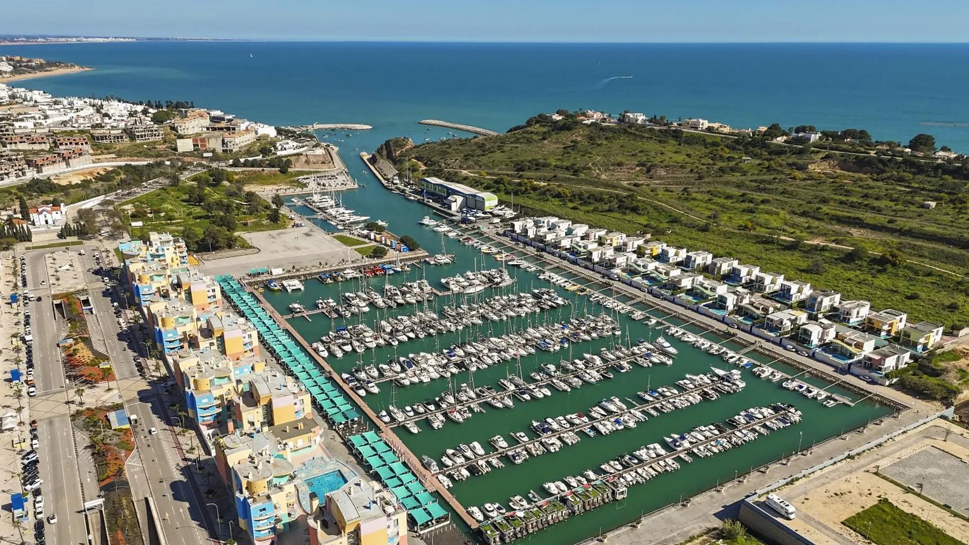 Marina Orada Apartment With Pool - 900M From The Beach Albufeira 0*,  Portugal